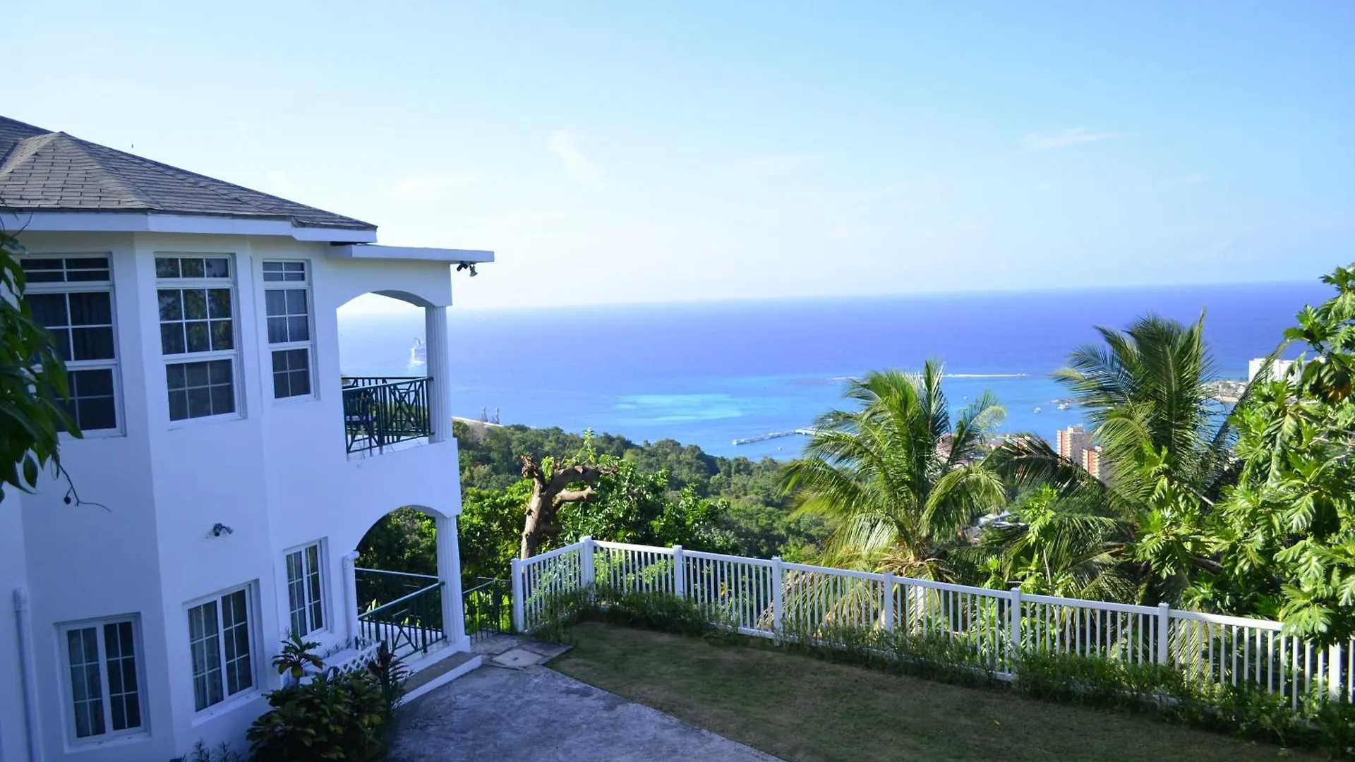 Bed & Breakfast Pink Rock Inn Bed And Breakfast Ocho Rios