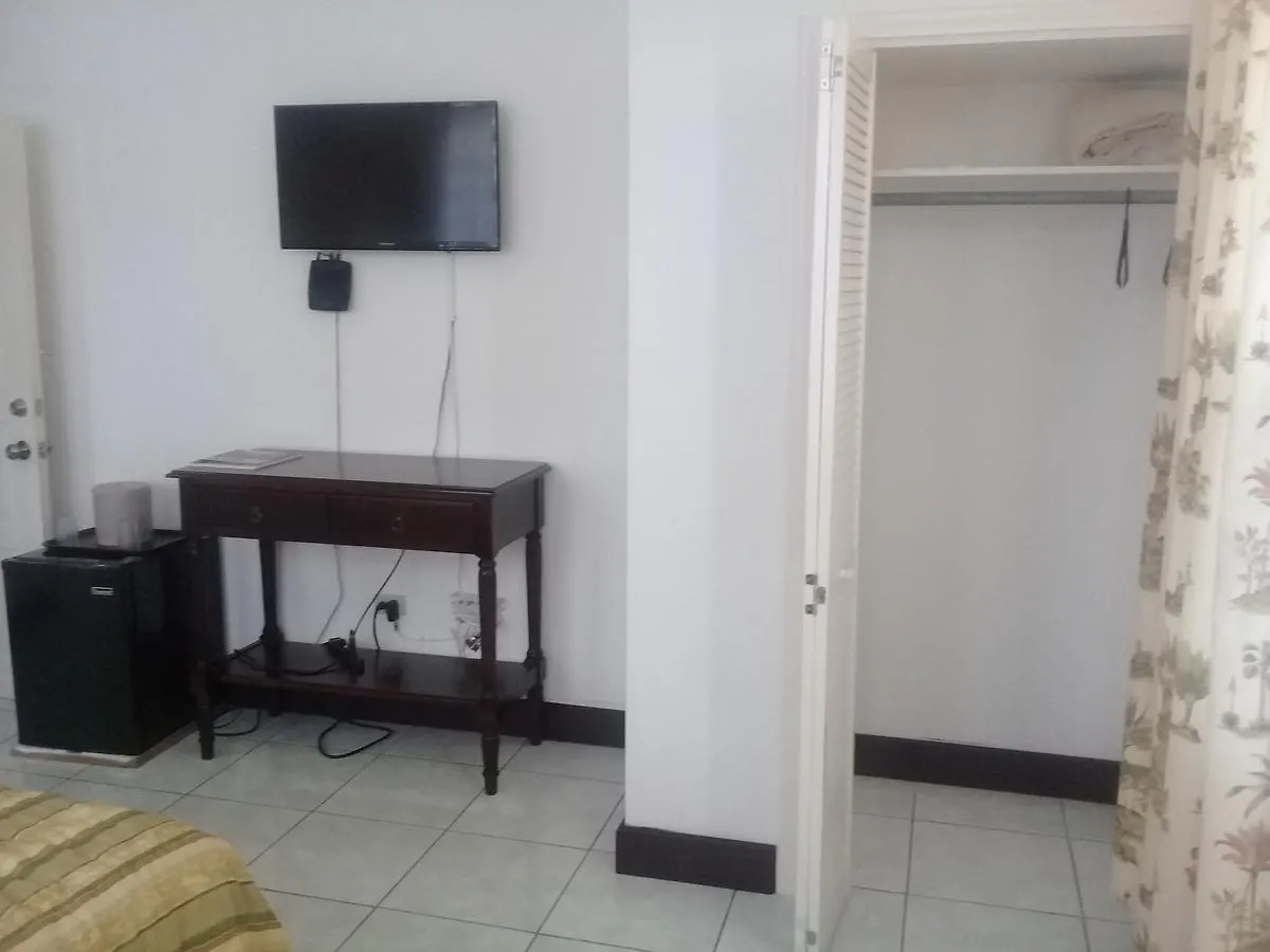 Bed & Breakfast Pink Rock Inn Bed And Breakfast Ocho Rios