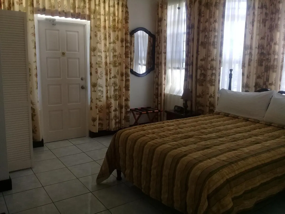 Pink Rock Inn Bed And Breakfast Ocho Rios Bed & Breakfast